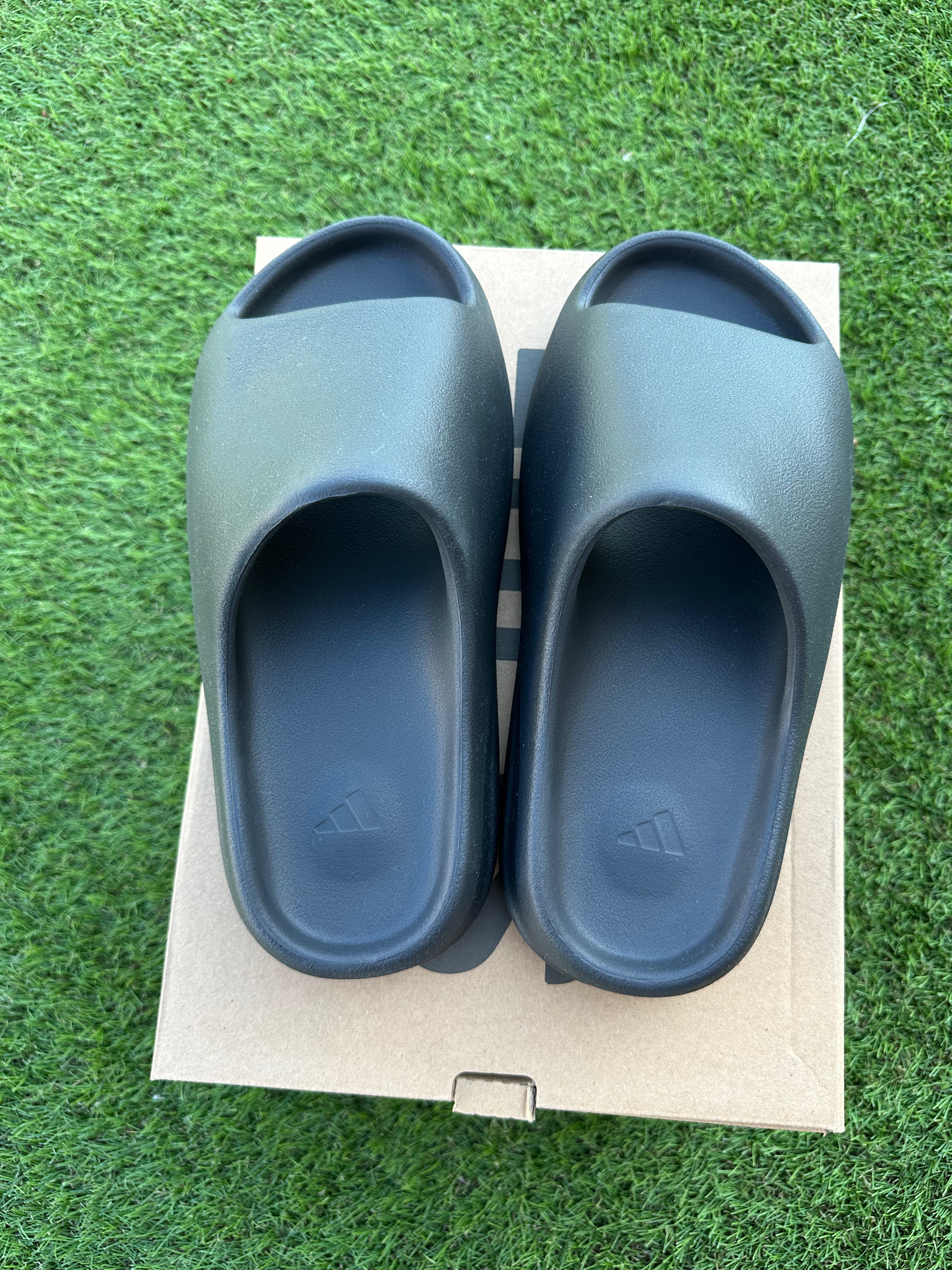Yeez Slide Bone and Slate Grey