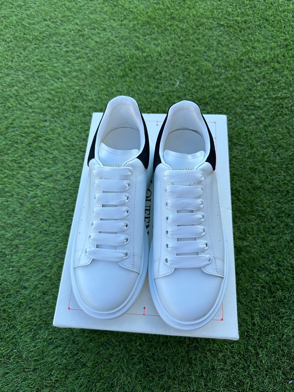 Alexander McQuee Oversized White Black