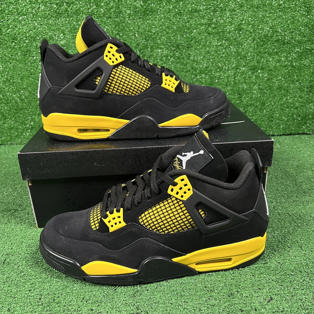 Jordan 4 Retro Thunder (2023)