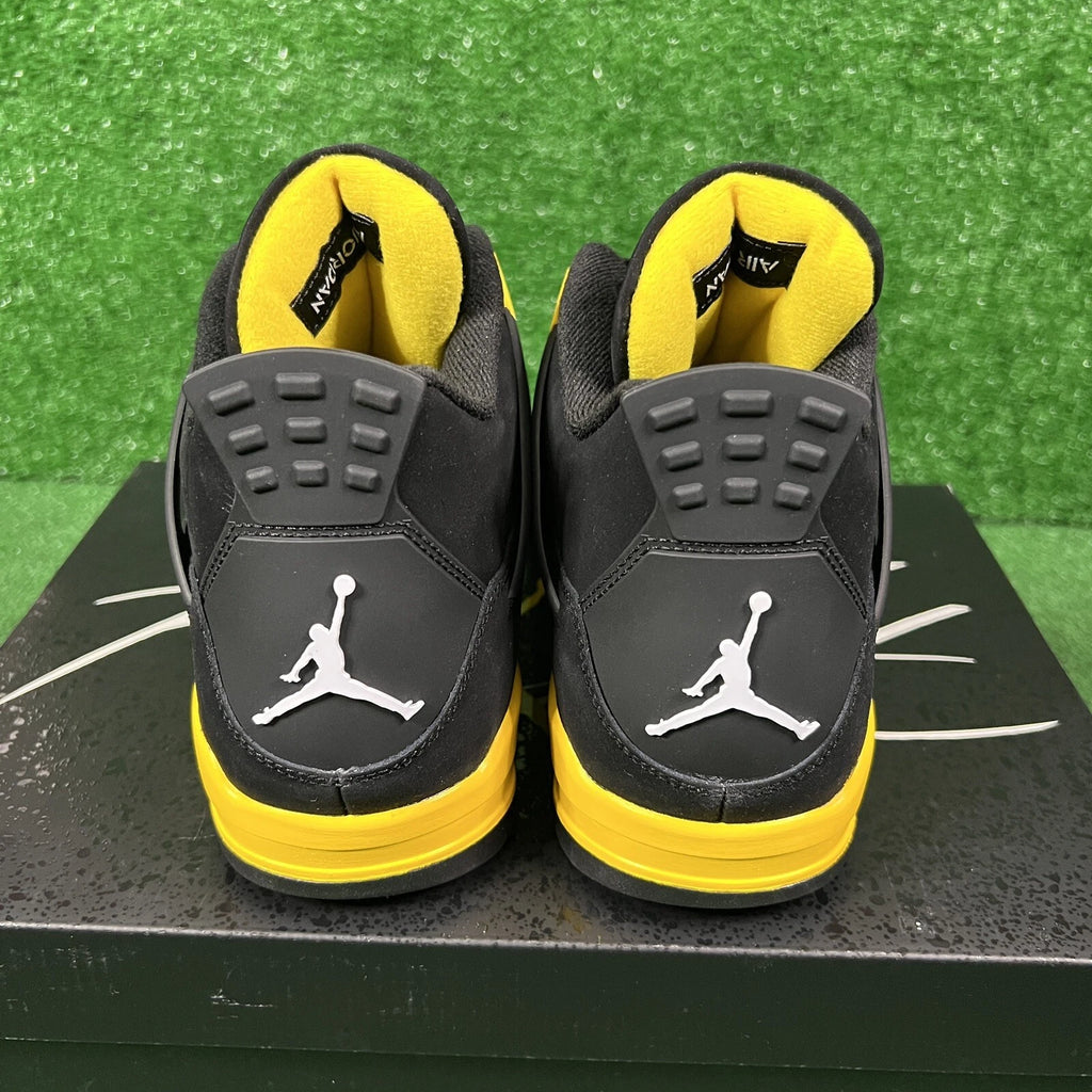 Jordan 4 Retro Thunder (2023)