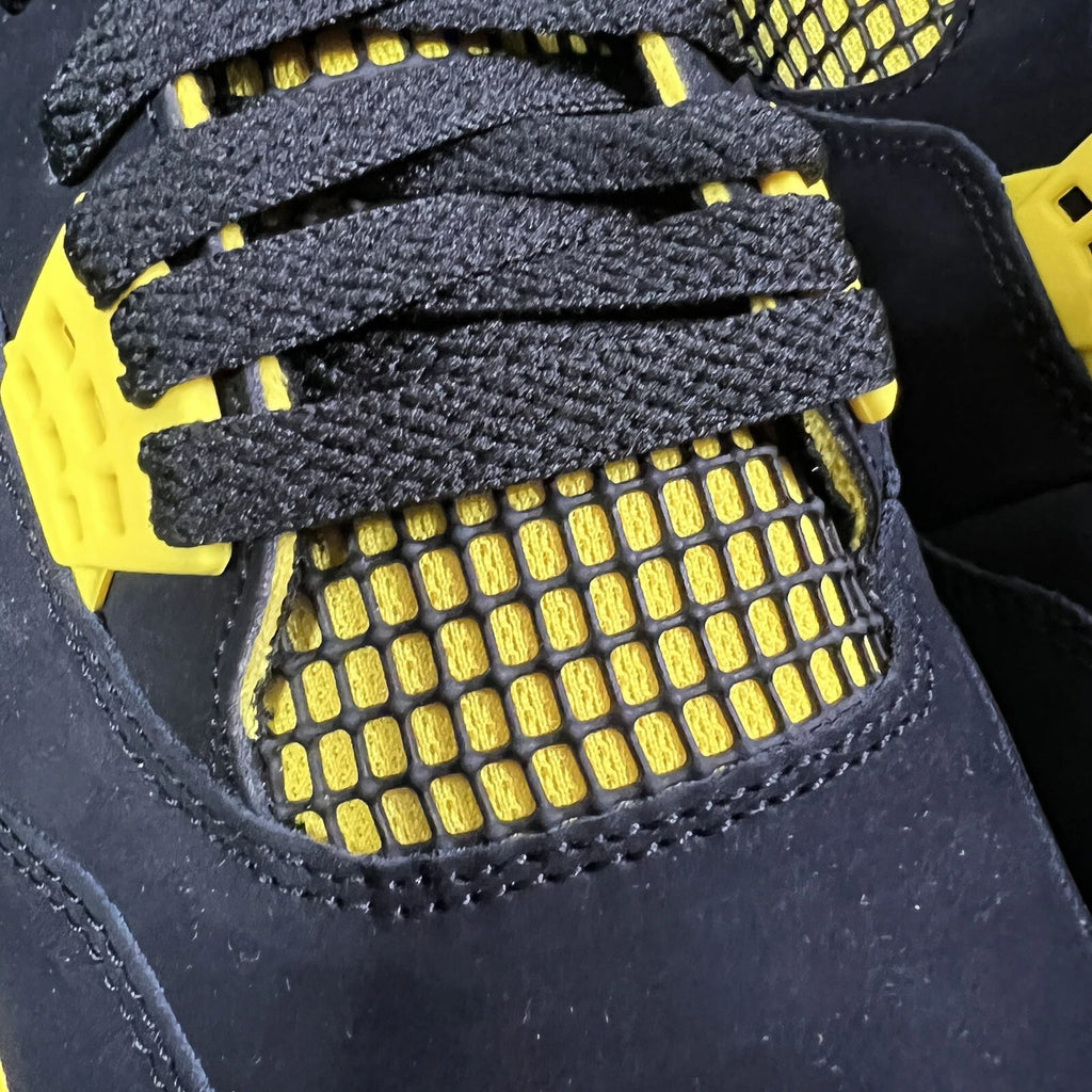 Jordan 4 Retro Thunder (2023)