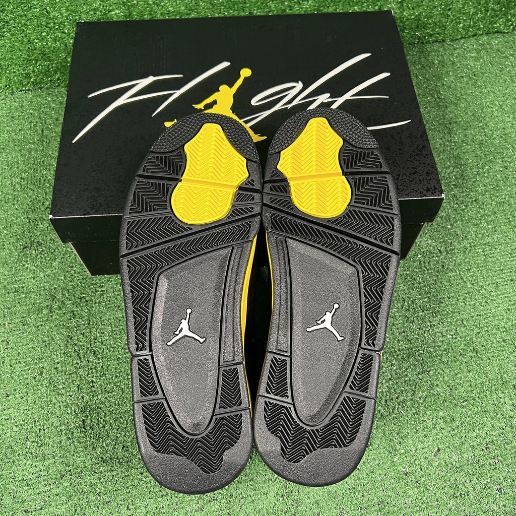Jordan 4 Retro Thunder (2023)