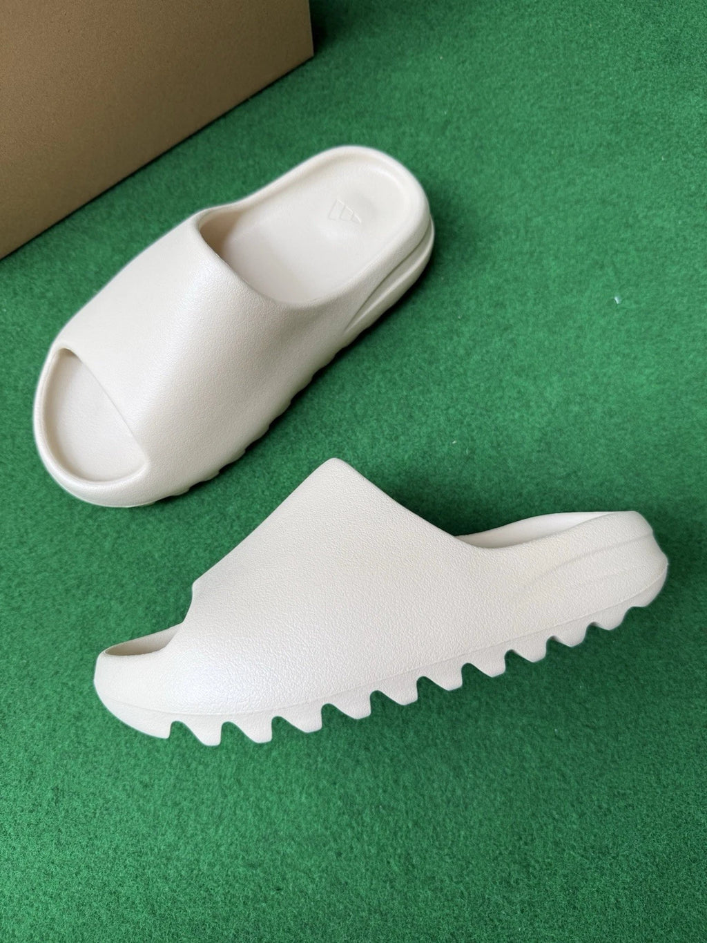 Yeez Slide Bone and Slate Grey