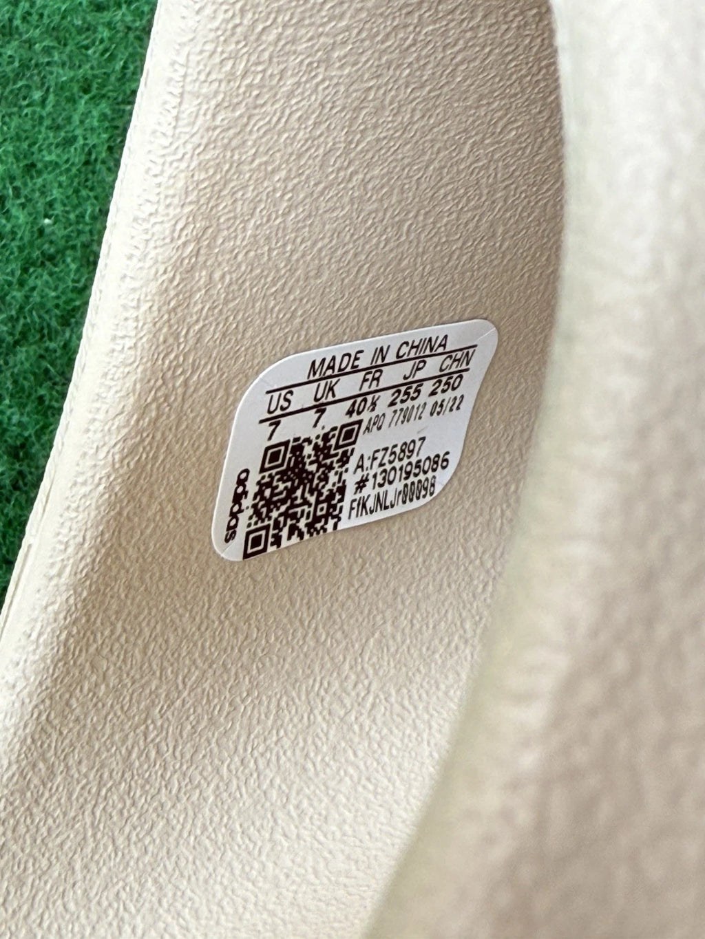 Yeez Slide Bone and Slate Grey